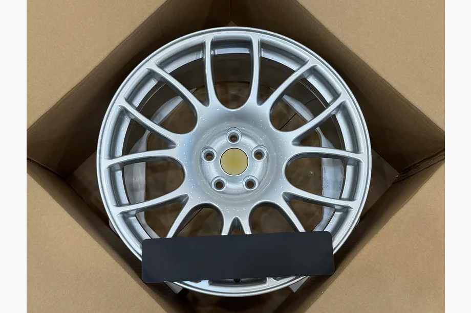 Lexus LFA 2010–2013 Geschmiedete OEM Felgen R20 V7 (4 Stk) Image