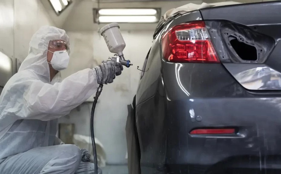 Wann man das Auto am besten lackiert: Optimaler Zeitpunkt und Tipps