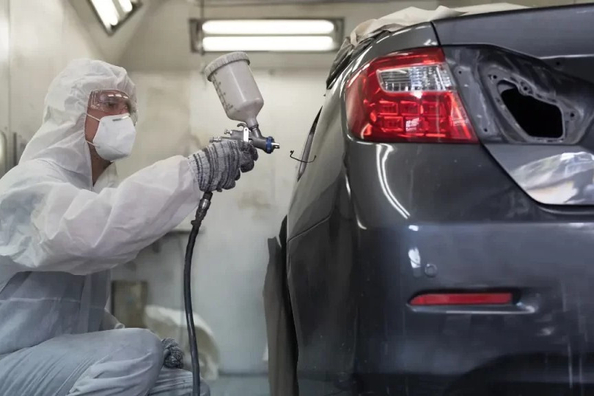 Wann man das Auto am besten lackiert: Optimaler Zeitpunkt und Tipps