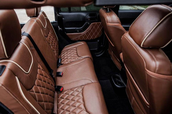 Wie man die Lebensdauer des Leders im Auto verlängert