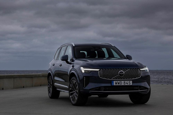Volvo XC90 II (2024): Luxuriöser Familien-SUV mit Hybridtechnologie Foto 1