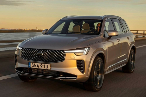 Volvo XC90 II (2024): Luxuriöser Familien-SUV mit Hybridtechnologie Foto 3