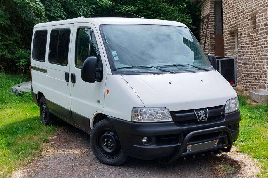 Peugeot Boxer 1994-2006 Frontschutzbügel WT003 Schwarz (Edelstahl) Image