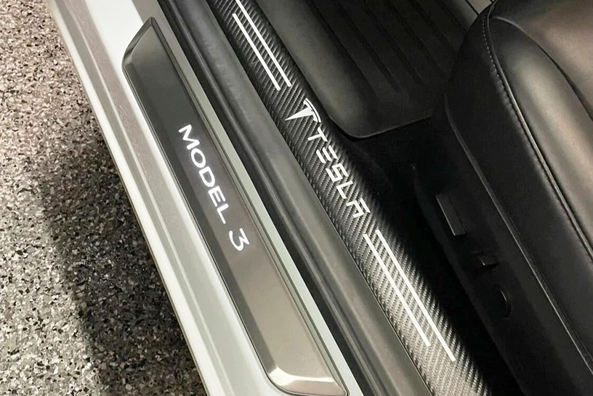 Welche Vorteile bieten Einstiegsleisten am Auto?