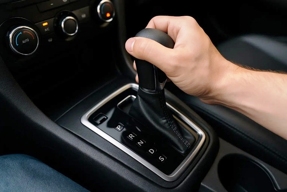 Was bedeuten Buchstaben und Zahlen am Automatik-Wählhebel: Erklärung aller Fahrstufen