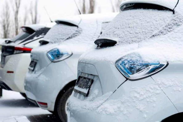 Warum der Winter für Elektroautos riskant ist: 6 Hauptprobleme und wie man sie reduziert