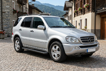 Mercedes ML W163 1997-2005 Trittbretter Allmond Black (2 Stk., Aluminium) Foto 1