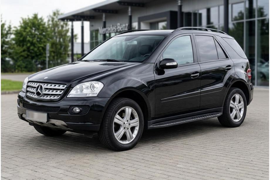Mercedes ML W164 2005-2011 Seitenschweller Bosphorus Black (2 Stk., Aluminium) Image