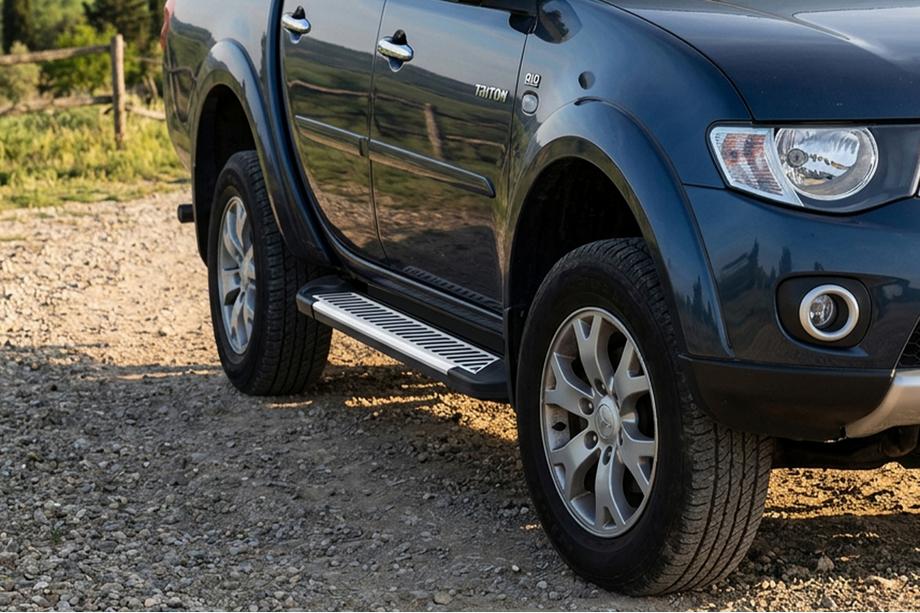 Mitsubishi L200 2006-2015 Seitenschweller Line (2 Stk., Aluminium) Image