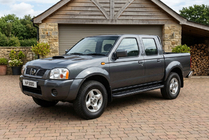 Nissan NP300 1999-2015 Seitenschweller Bosphorus Black (2 Stk., Aluminium) Foto 1