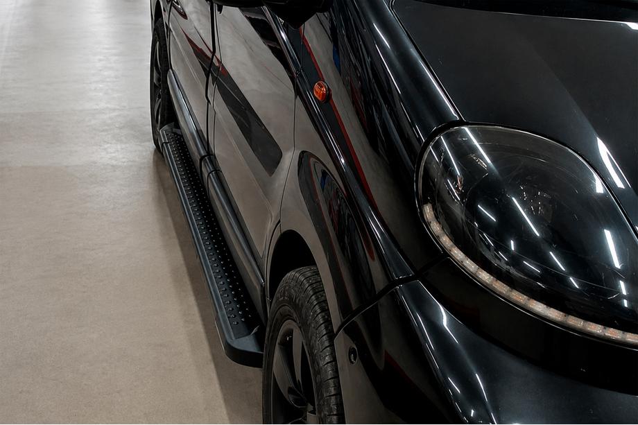 Opel Vivaro 2001–2015 Trittbretter Allmond Black (2 Stk., Aluminium) Foto 2