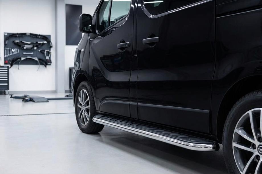 Opel Vivaro 2001–2015 Trittbretter Maydos V1 (2 Stk., Aluminium & Edelstahl) Image