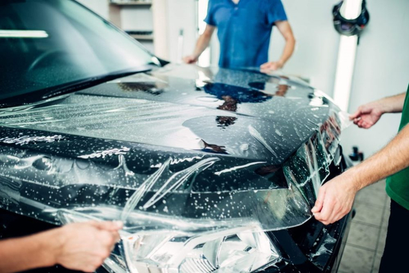 Lackschutzfolie fürs Auto: Wann lohnt sich die Anwendung?