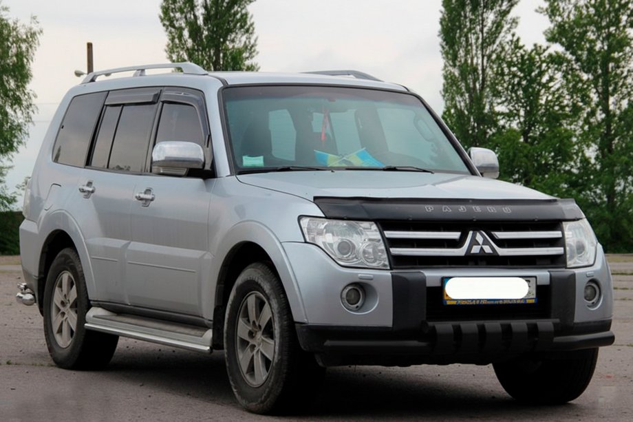 Mitsubishi Pajero Wagon IV 2006-2021 Frontschutzbügel ST015-13 Schwarz (Edelstahl) Image