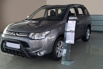 Mitsubishi Outlander 2012-2021 Frontbügel WT002 Schwarz (Edelstahl) Foto 3
