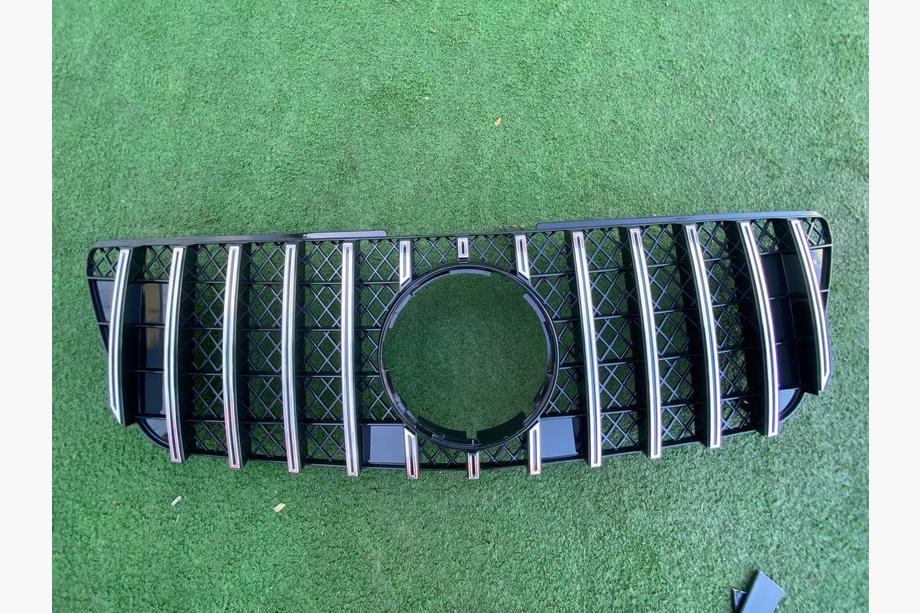Mercedes ML W164 2005-2011 Reduzierter Preis! Frontgrill (GT Panamericana, 2009-2012) Image