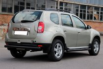 Dacia Duster 2008-2018 Seitliche Trittrohre mit Einsätzen Black (2 Stk., Edelstahl) Foto 3