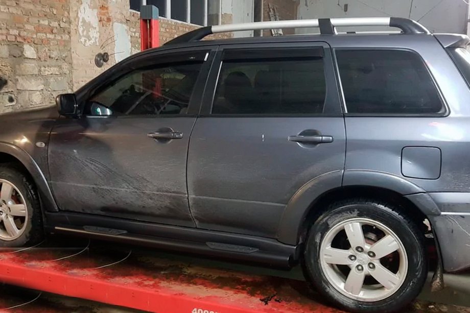 Mitsubishi Outlander 2001-2006 Seitliche Trittrohre Black (2 Stk., Edelstahl) Image