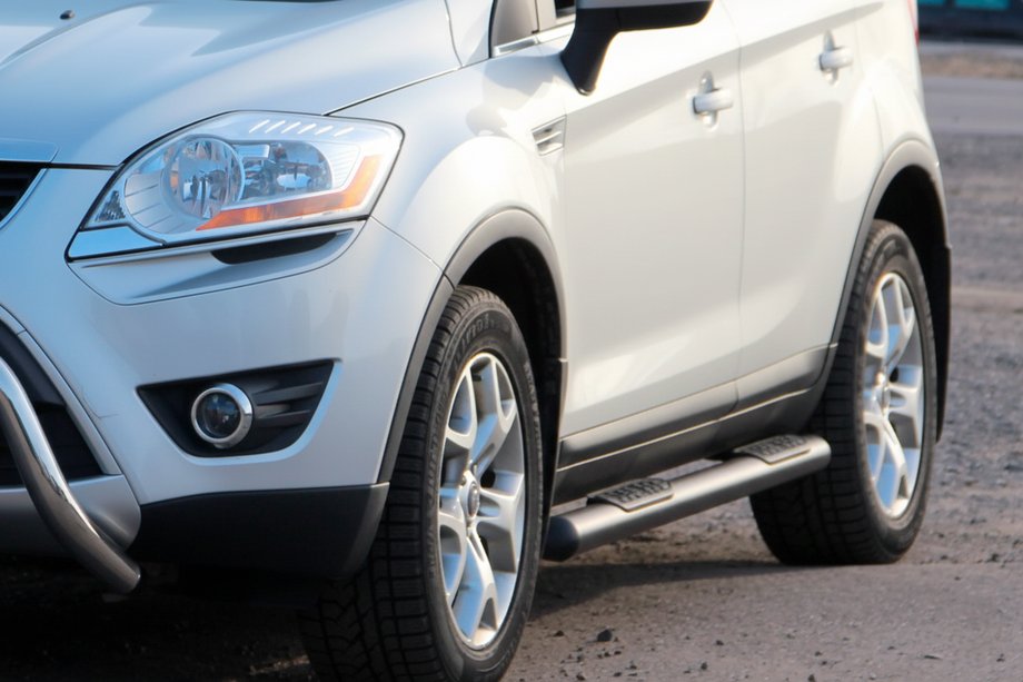 Ford Kuga 2008-2013 Seitliche Trittrohre gerade Black (2 Stk., Edelstahl) Image
