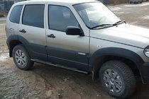 Chevrolet Niva 1998-2020 Seitenschutzrohre Black (2 Stk, Edelstahl) Foto 3