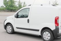 Fiat Fiorino/Qubo 2008-2024 Seitliche Trittrohre Ø60 Schwarz (2 Stk., Edelstahl) Foto 1