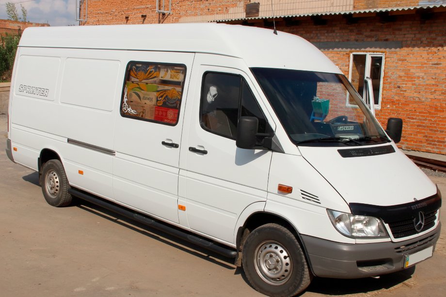 Mercedes Sprinter W901/902/903/904/905 1995–2006 Seitenschutzrohre Black (2 Stk., Edelstahl) Mittlerer Radstand, Ø60 Foto 2