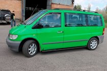 Mercedes Vito W638 1996-2003 Seitenschutzrohre Black (2 Stk., Edelstahl) Foto 2