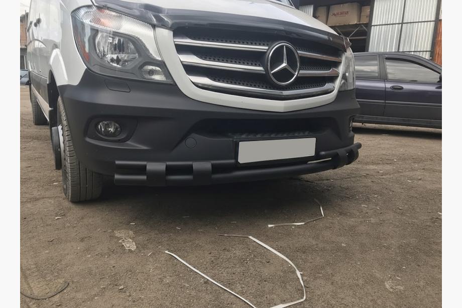 Mercedes Sprinter W906 2006–2018 Vordere Unterfahrschutzbügel Shark Black (Edelstahl) Image