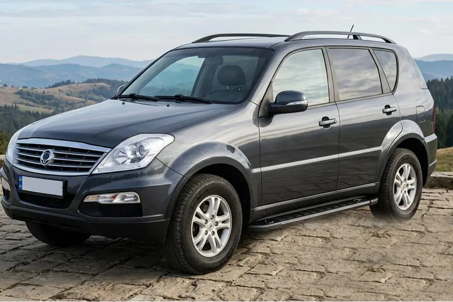 SsangYong Rexton I 2001-2017 Seitenschweller RedLine Black (2 Stk., Aluminium) Image