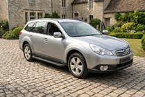 Subaru Outback 2009-2014 Trittbretter Allmond Black (2 Stk., Aluminium) Foto 1