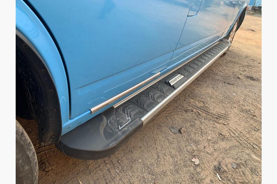 Volkswagen T4 Transporter 1990-2003 Seitenschweller RedLine Black (2 Stk., Aluminium) Langer Radstand Foto 4