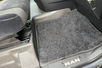 MAN TGX 2020- Textil Fußmatten Deluxe (Schwarz) Foto 2