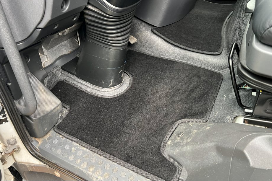 Mercedes Atego 2013– Textil Fußmatten Premium (Schwarz) Image
