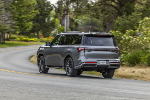 Infiniti QX80 zweite Generation: Technische Daten, Ausstattung, Fotos Foto 4