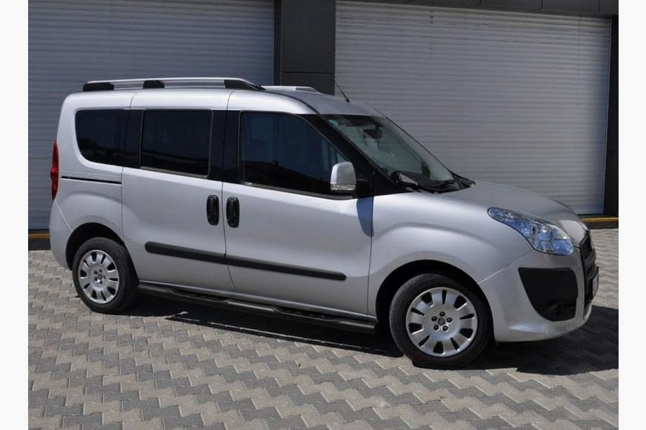 Fiat Doblo II 2010-2022 Seitenschutzrohre Black (2 Stk., Edelstahl) 60mm, Standardbasis Foto 2