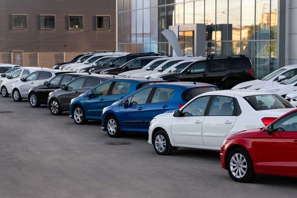 Neu oder gebraucht: Welches Auto ist besser für Einsteiger?
