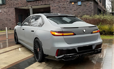 BMW 7 Series G70/G71 2022- Heckscheibenblende (Spoiler) Foto 2