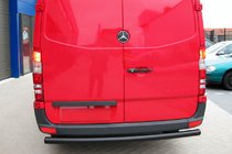 Mercedes Sprinter W906 2006–2018 Heckschutz AK002 Schwarz (Edelstahl) Foto 2