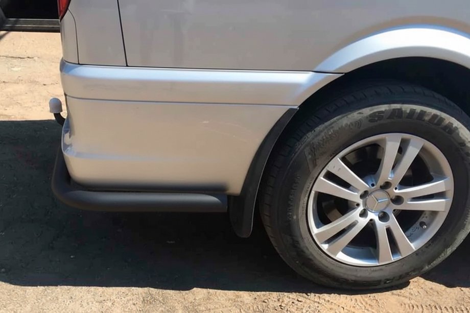 Mercedes Viano 2004-2014 Hintere Eckschutzrohre AK003 Schwarz (2 Stk, Edelstahl) Image