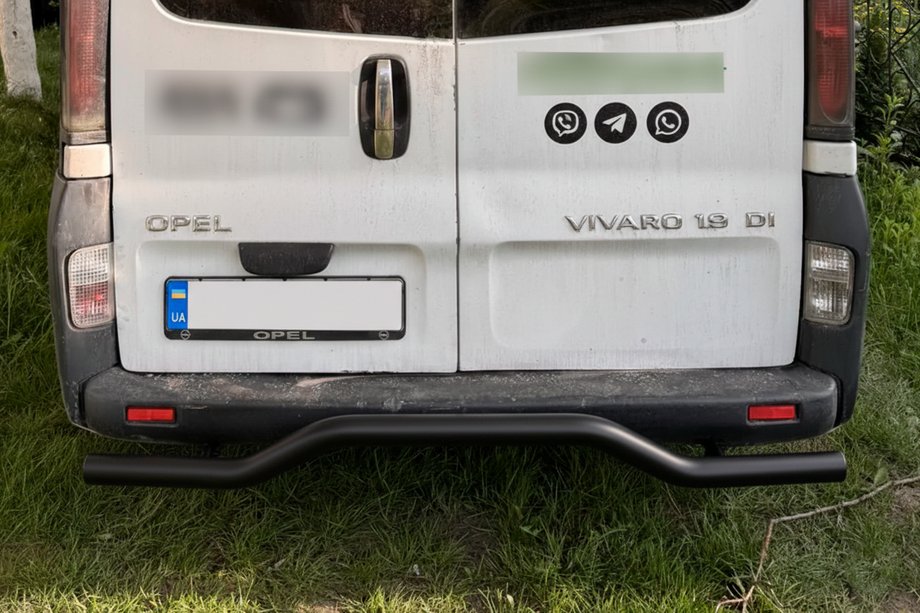 Opel Vivaro 2001–2015 Heckschutz AK006 Schwarz (Edelstahl) Foto 1