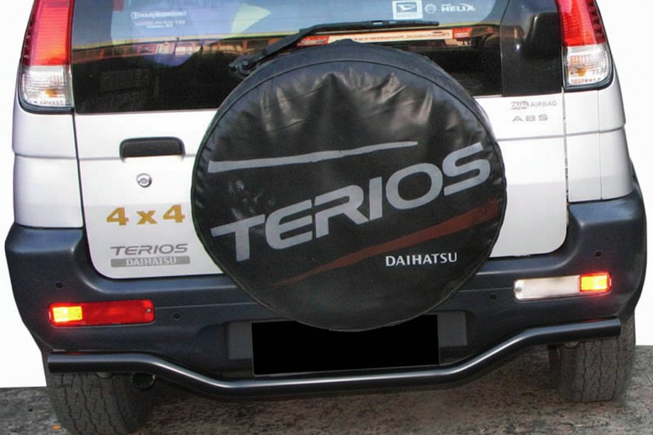 Daihatsu Terios 2003-2005 Heckbügel AK007 Schwarz (Edelstahl) Image