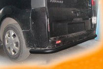 Renault Trafic 2001–2015 Heckschutz mit Ecken Black (Edelstahl) Foto 2