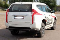 Mitsubishi Pajero Sport 2015- Heckschutz AK005 Schwarz (Edelstahl) Foto 3