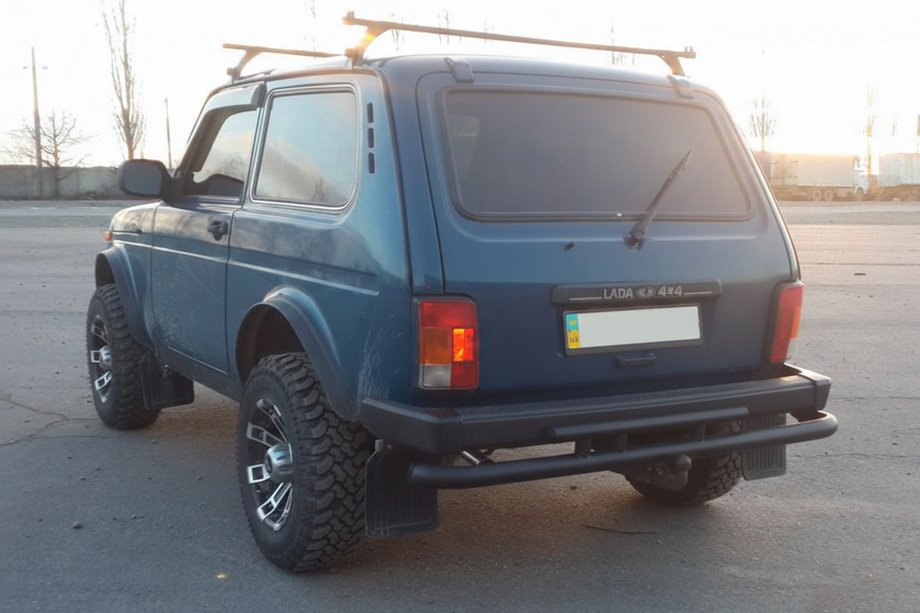 Lada Niva und Urban 1977- Heckbügel AK002 Double Black Image