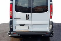 Renault Trafic 2001–2015 Heckschutz AK-Special Black (Edelstahl) Foto 4
