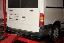 Ford Transit 2000–2014 Hinterer Schutztritt AK-Special Black (Edelstahl) Foto 1