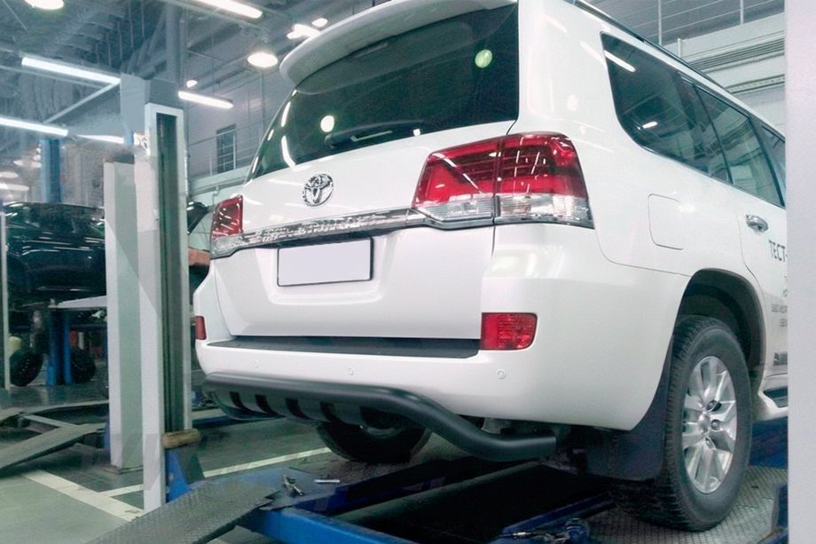 Lexus LX570/450d 2008-2022 Heckschutz Gronder Black (Edelstahl) Image
