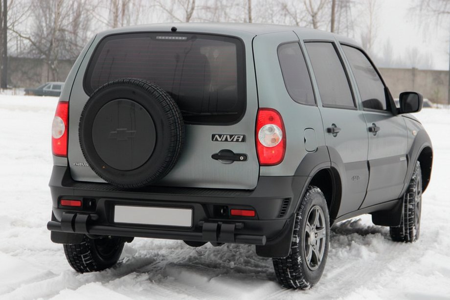 Chevrolet Niva 1998-2020 Heckbügel AK015 Schwarz (Edelstahl) Image