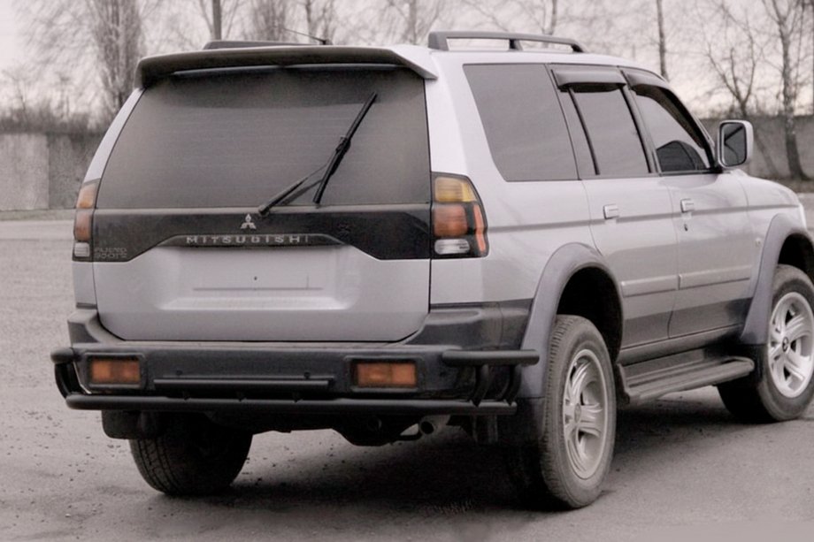 Mitsubishi Pajero Sport 1996-2007 Heckschutz AK005-2 Schwarz (Edelstahl) Image
