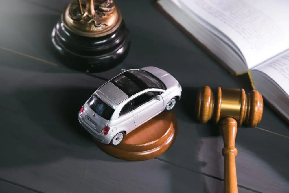 Warum ein Auto zur Fahndung ausgeschrieben ist: Hauptgründe und Folgen